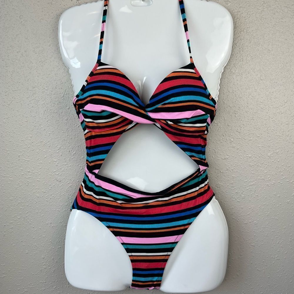 NWOT Sun Dazed One Piece Swim Suit Size S 32 B Cup